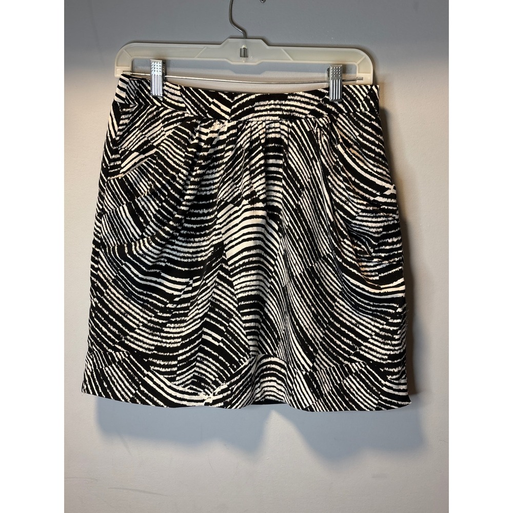Banana Republic Black White Abstract Print‎ Mini Skirt Pockets Size 6 Geometric